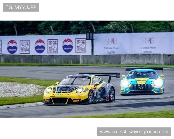 赛车GT赛道上的团队精神决定成败