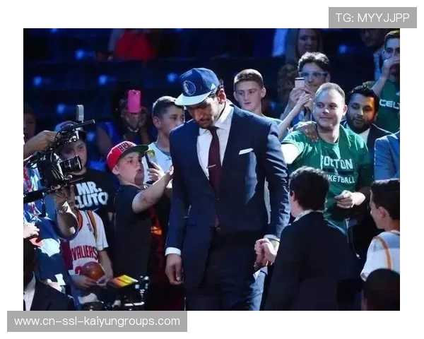 印度又破纪录，投球和击球双双在线，印度ball